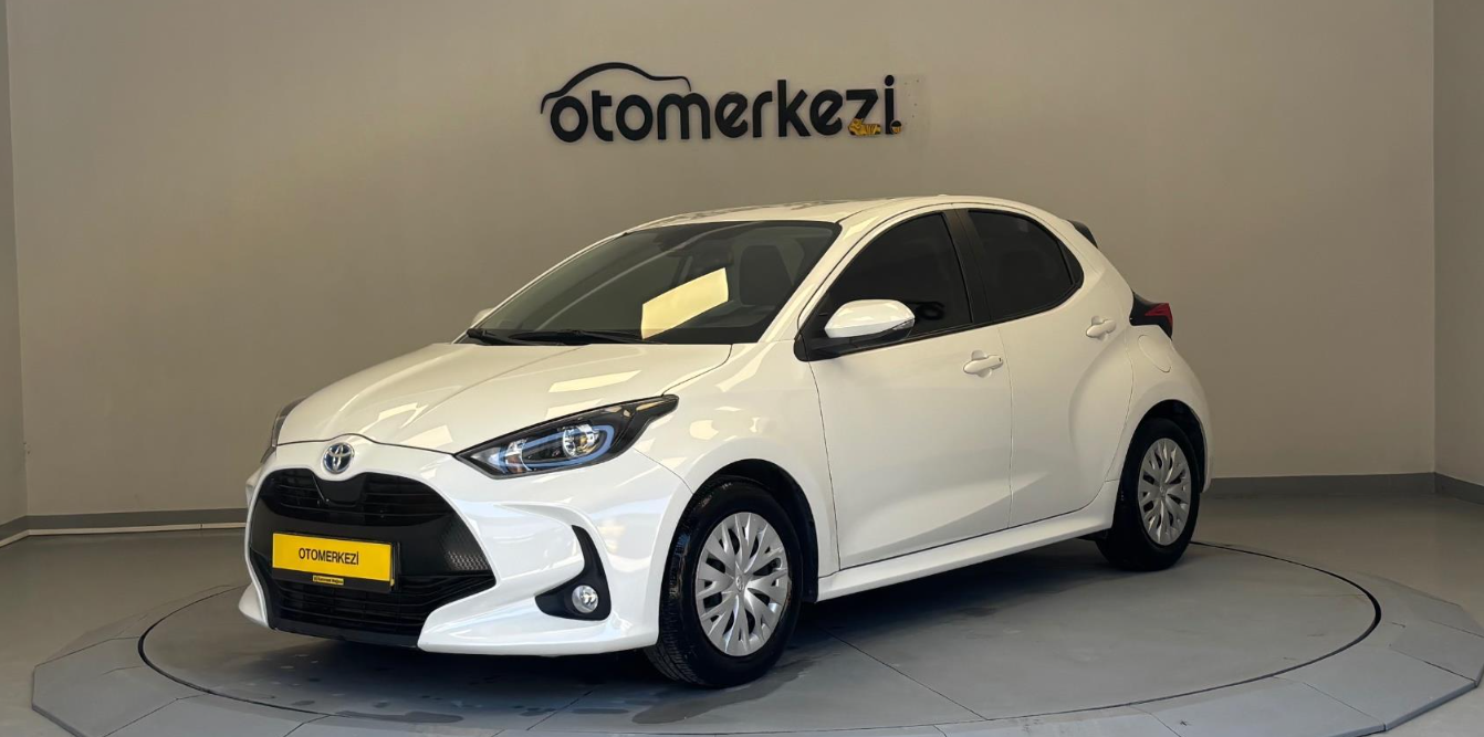 TOYOTA YARIS 1